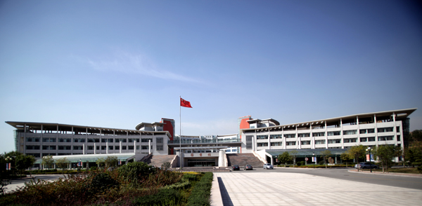 青島科技大學(xué)
